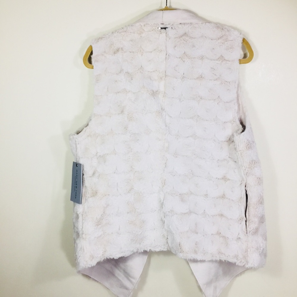 Andrew Marc New York Women’s Reversible Faux Fur Vest Cream L - Picture 7 of 8